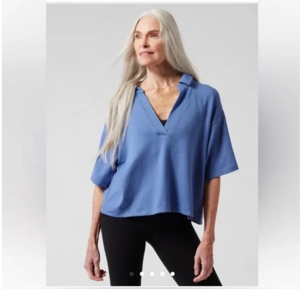 ATHLETA WESTWOOD SWEATSHIRT TEE IN COTTAGE BLUE SIZE M